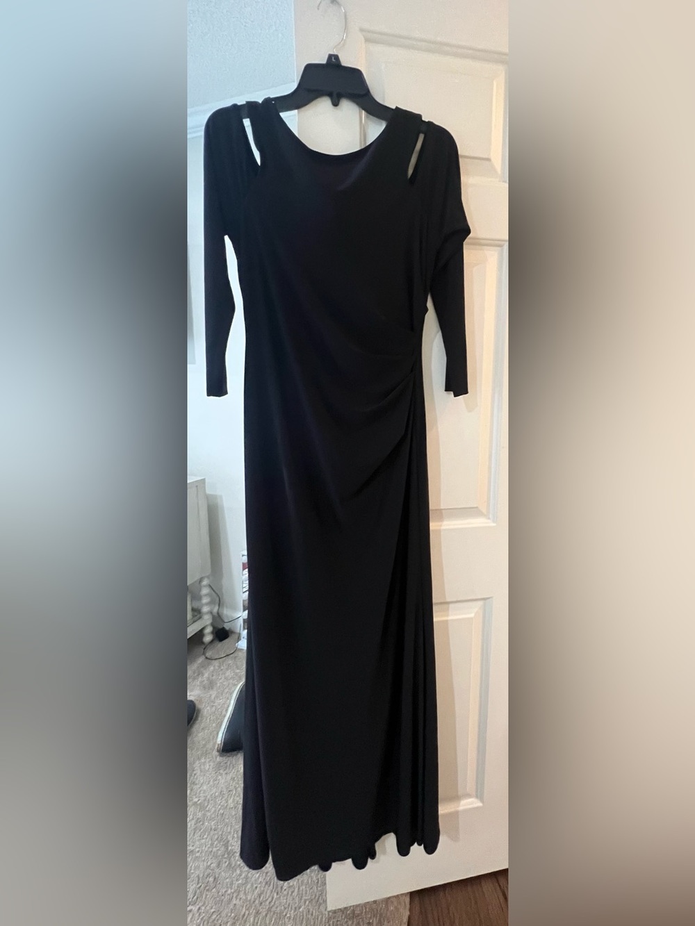 Vince Camuto Black Long Sleeve Cold Shoulder Cutout Ruched Maxi Gown Size 12P